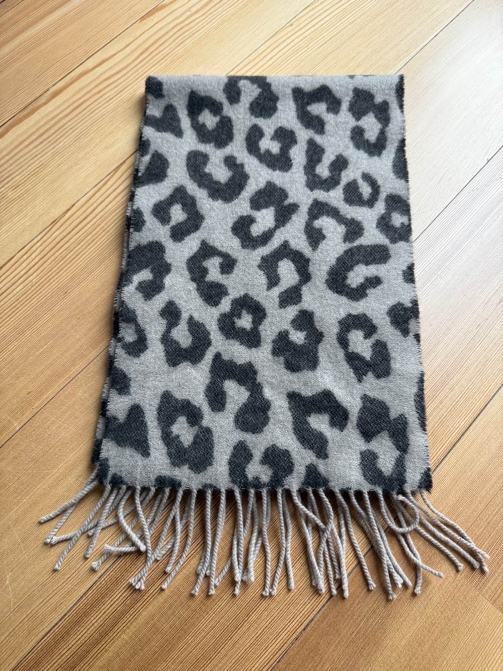 Cashmere scarf